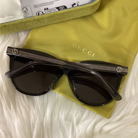 Authentic Gucci sunglasses - Picture 5 of 11